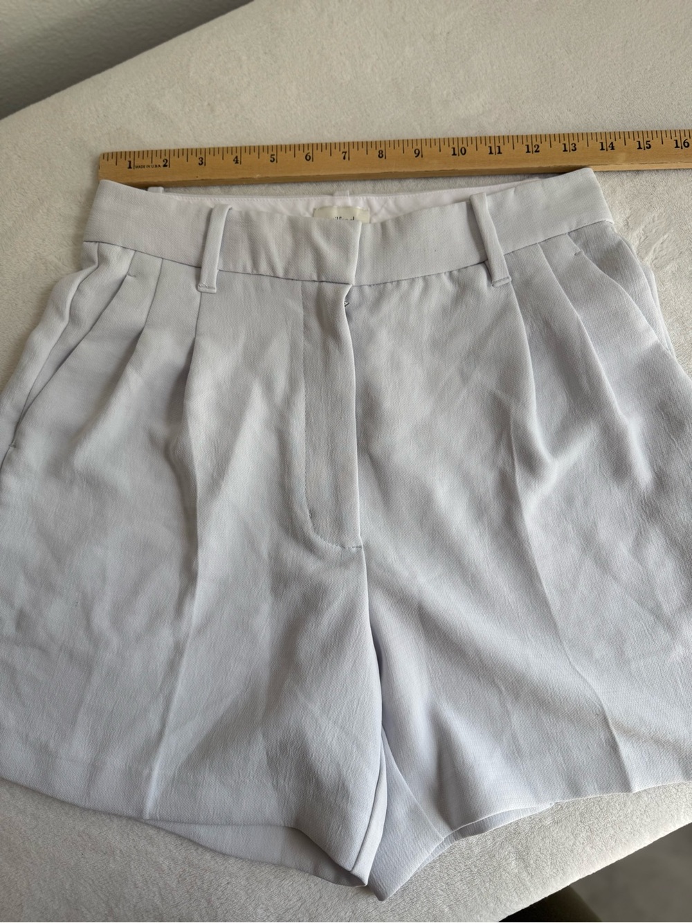 Wilfred Aritzia Pale Icy Blue White Effortless Pleated Shorts - Picture 5 of 11